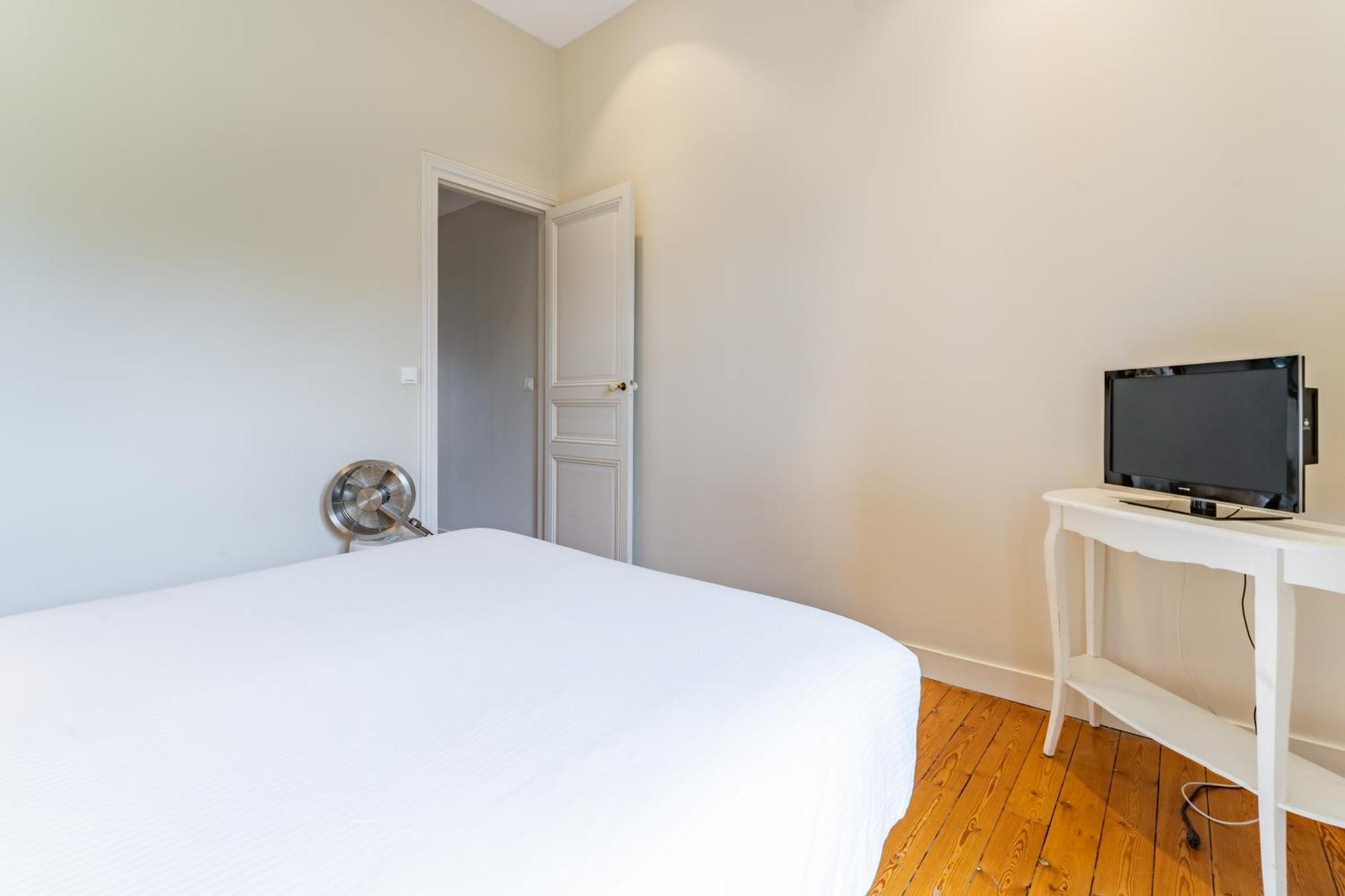 Magnifique Et Lumineux T3 De Charme Aux Quinconces Ideal Pour 4 Personnes Bordeaux