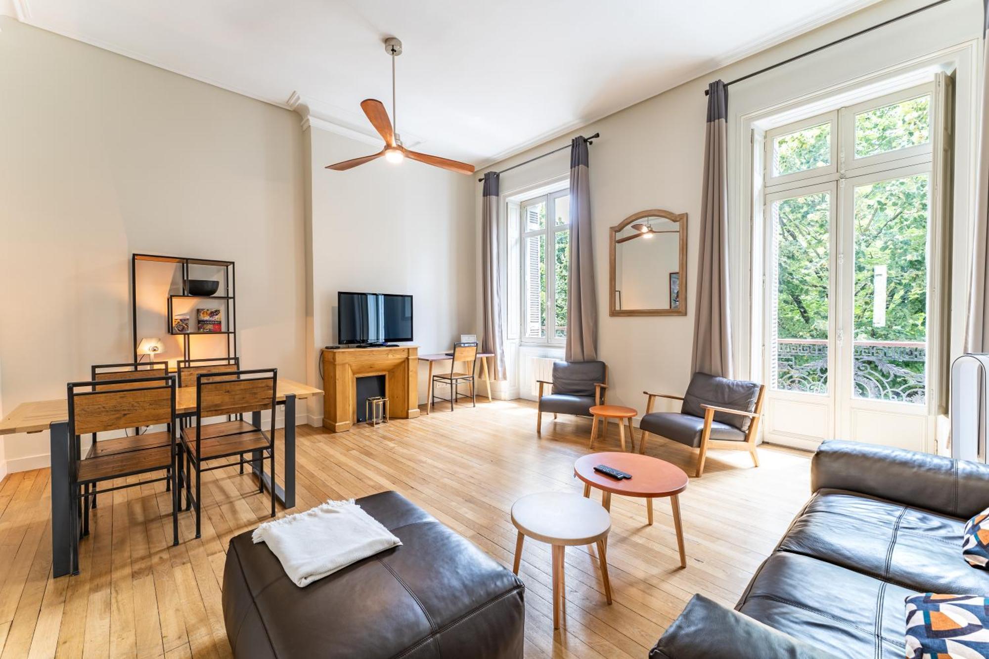 Apartment Magnifique Et Lumineux T3 De Charme Aux Quinconces Ideal Pour 4 Personnes *