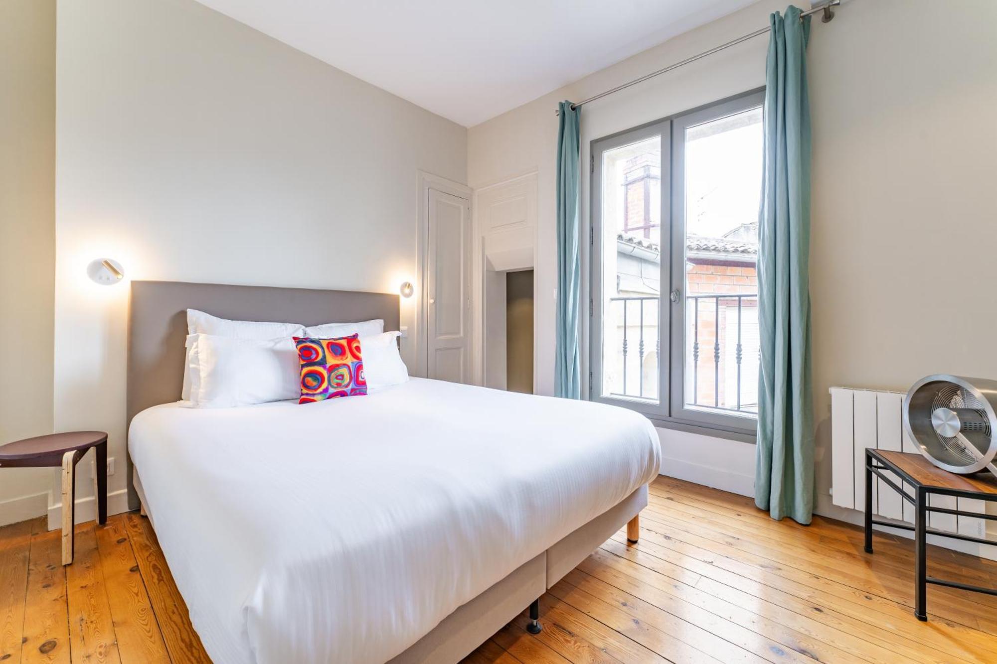 Magnifique Et Lumineux T3 De Charme Aux Quinconces Ideal Pour 4 Personnes * Bordeaux