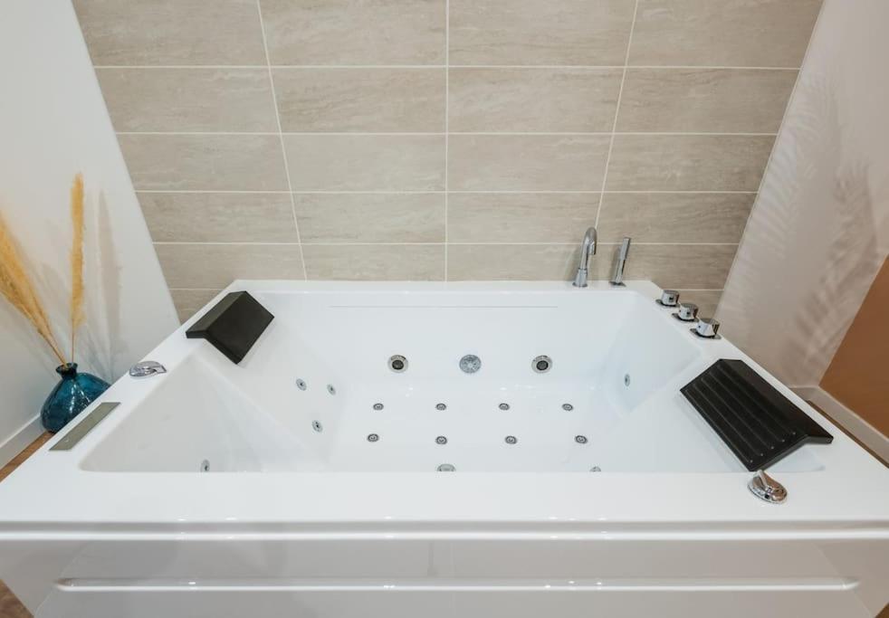Cocon Avec Jacuzzi - Centre * Bordéus