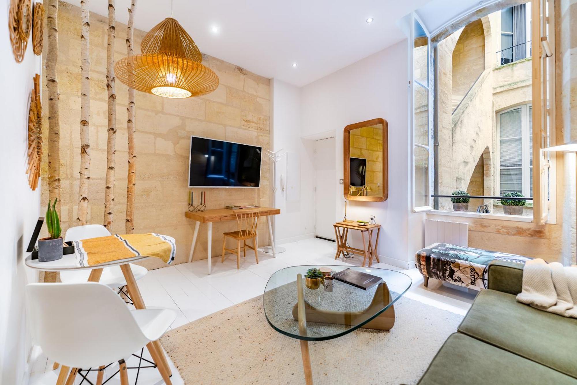 Hypercentre Avec Petite Terrasse *