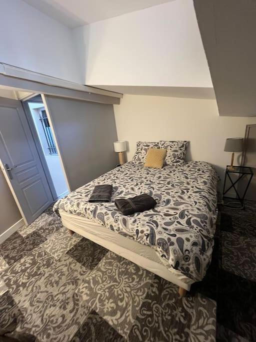 Apartment Beaux T2 Et T3 Climatises Dans Le Triangle D'or Bordeaux