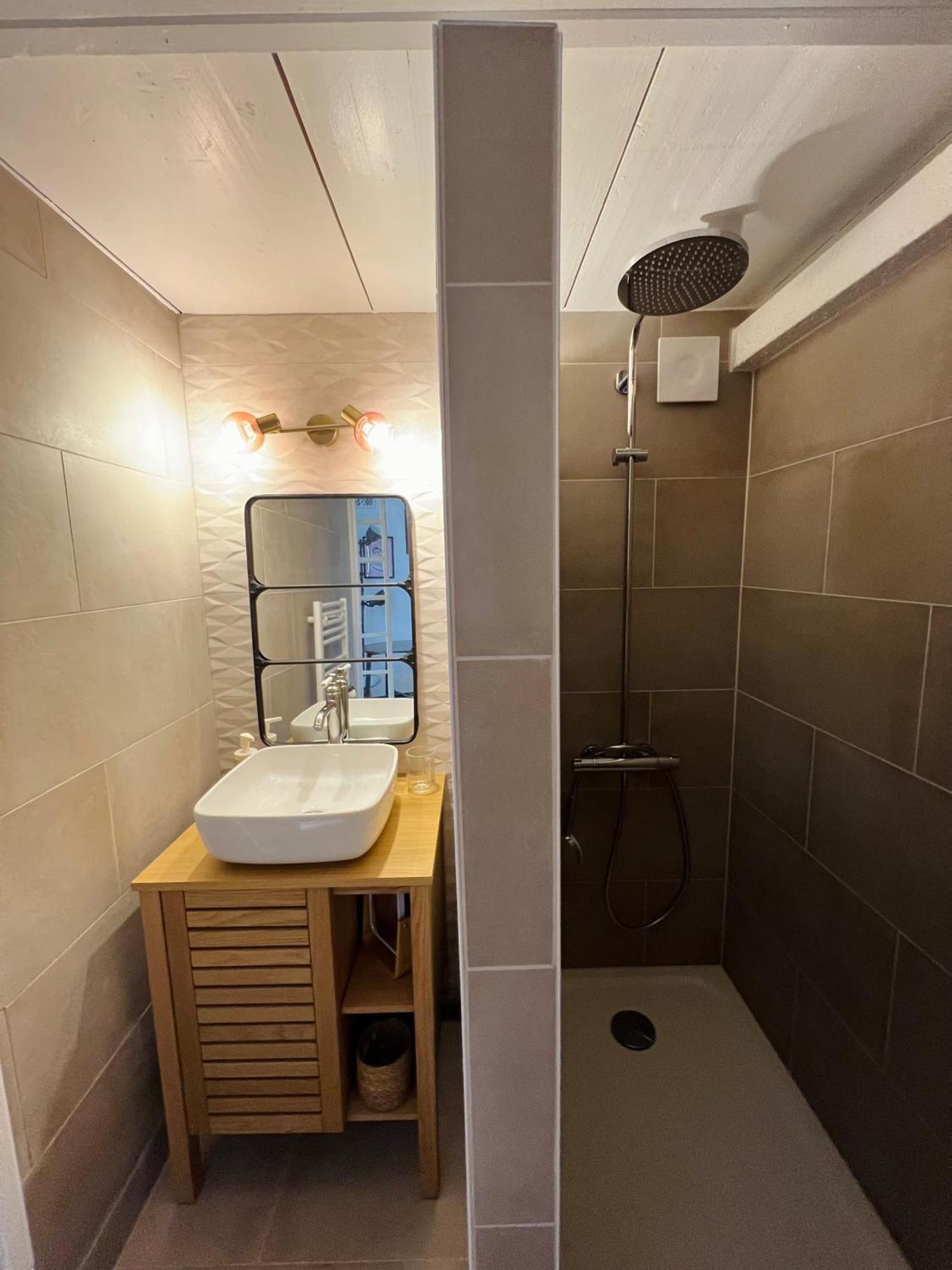 Appartement Charming & Central Studio *