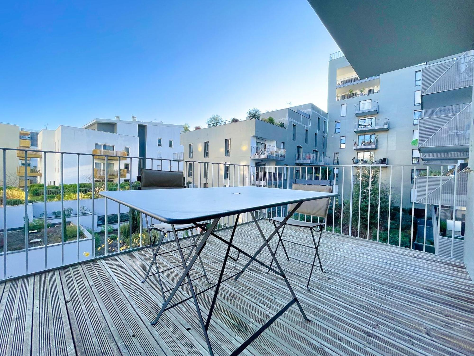 Avec Terrasse - Cite Du Vin *