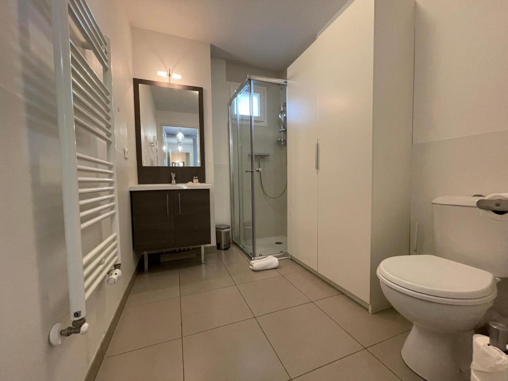 Harmonieusement Amenage Avec Parking Et Terrasse Vers La Cite Du Vin Appartement *