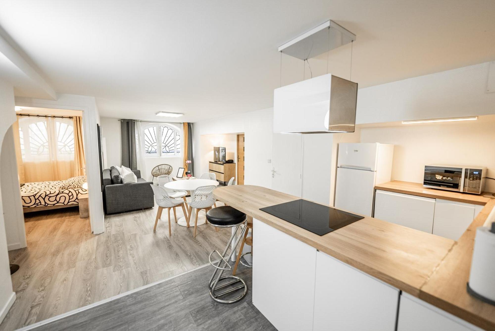 Bel Renove - Place Du Palais Avec Parking Appartement