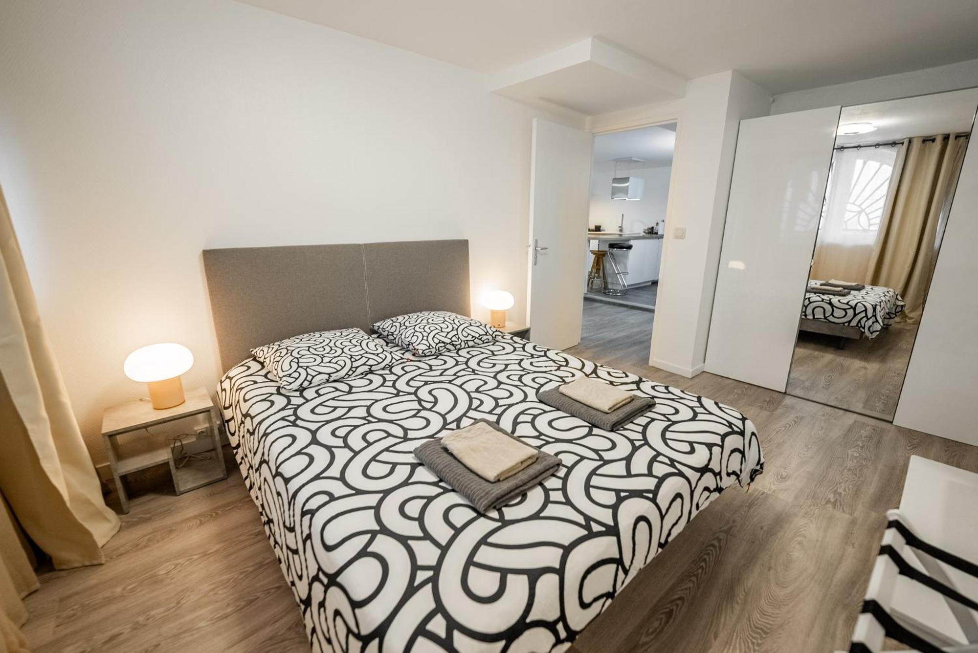 Bel Renove - Place Du Palais Avec Parking Appartement *