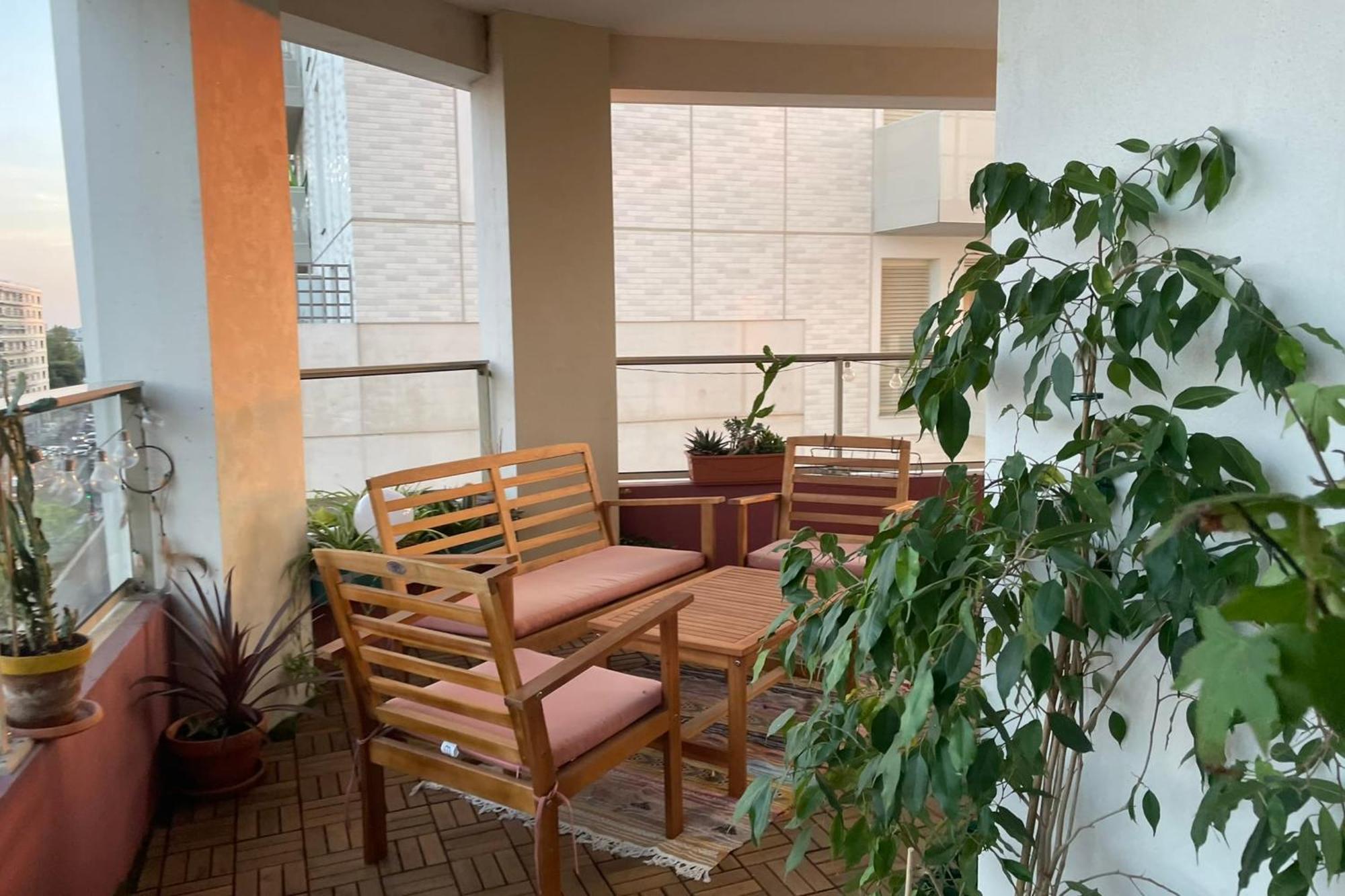 Bright With View And Terrace *