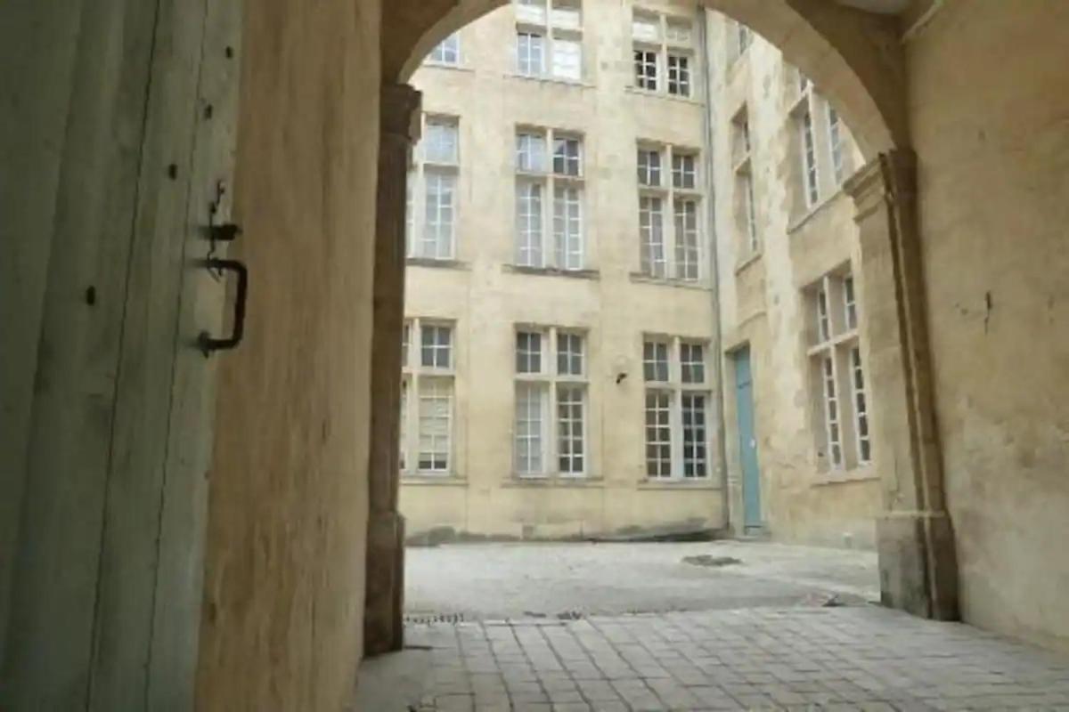 Les Trois Chandeliers Un Petit Paradis En Plein Centre * Bordéus