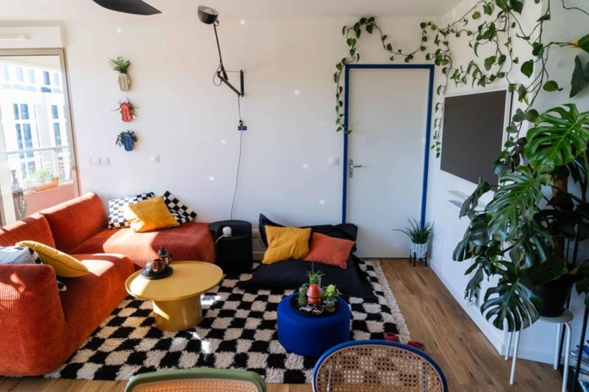 Bright With View And Terrace Apartment *