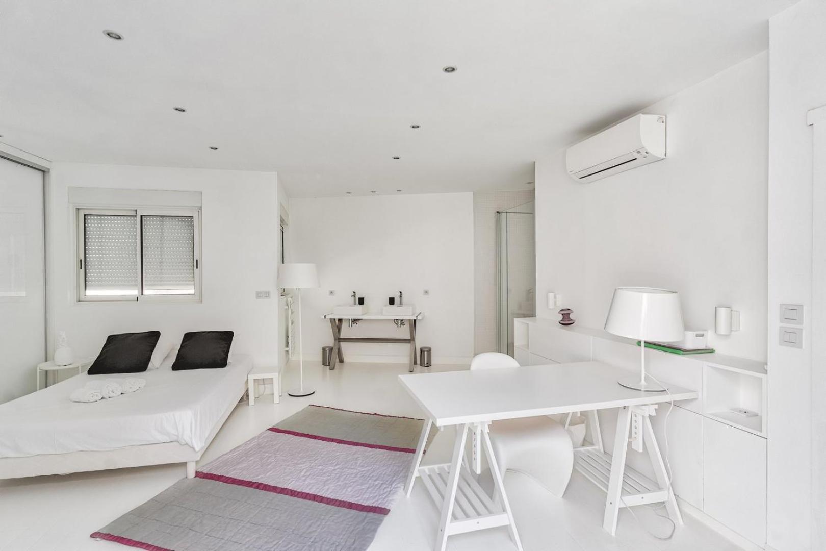 Superbe Loft Avec Patio A Apartment *