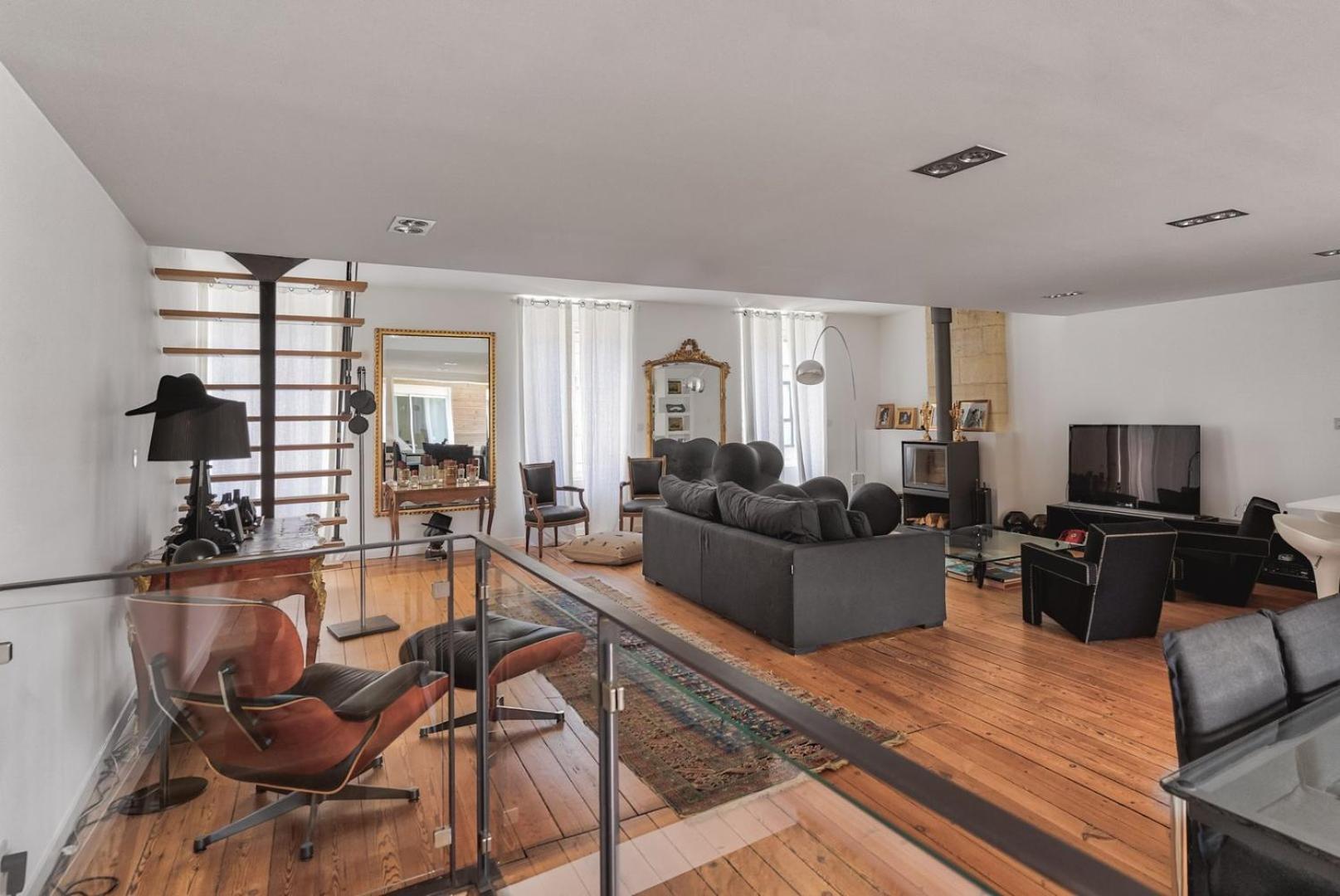 Apartment Superbe Loft Avec Patio A Bordeaux