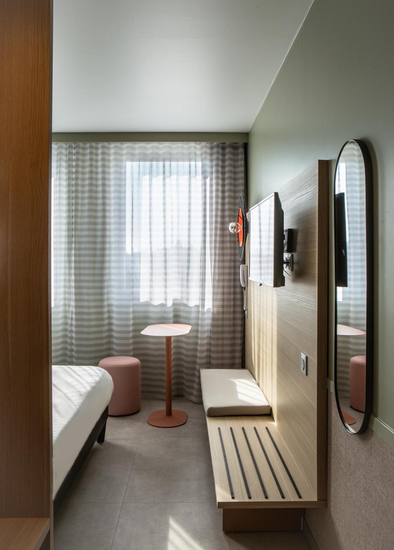 Ibis Styles Centre Gare Hotel 3*