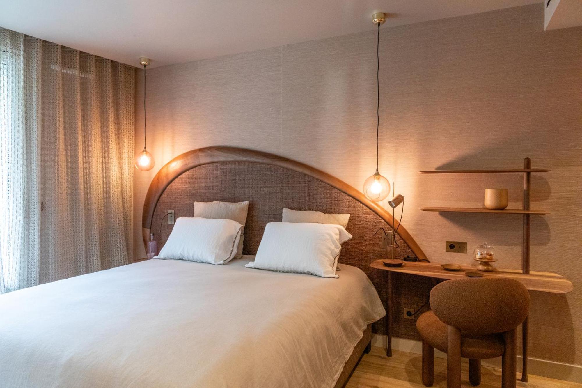 Yndo Hotel
