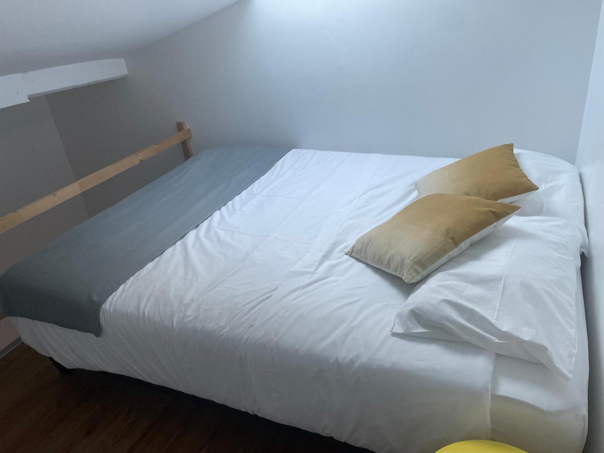 Khách sạn Hebergement Ornano Bordeaux 3*