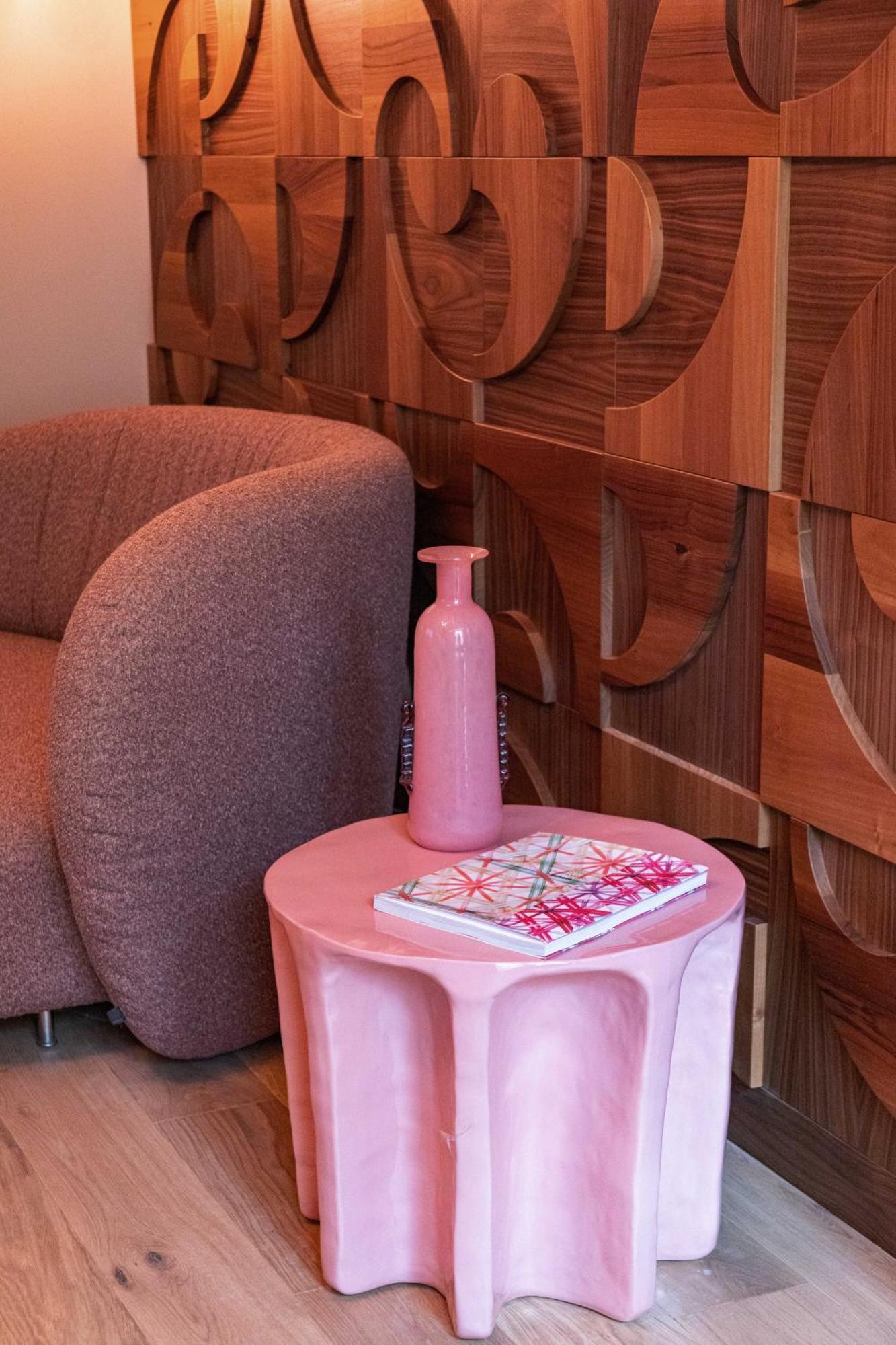 Yndo Hotel