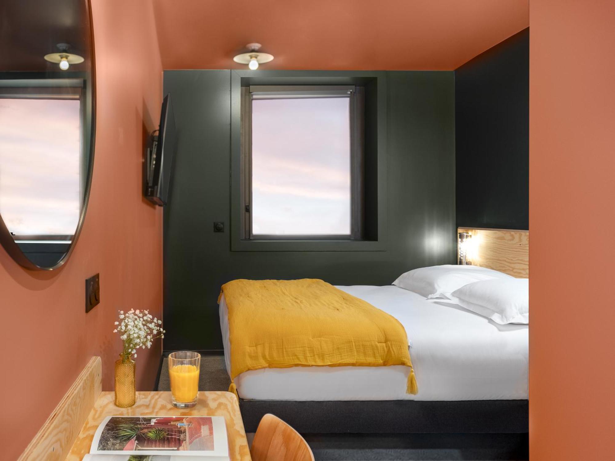 Hotel Eklo Centre Bastide Bordeaux
