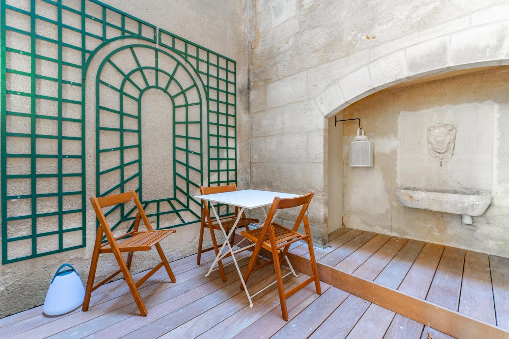 Elegant Place Du Parlement Pour 4 Personnes Apartment Bordeaux