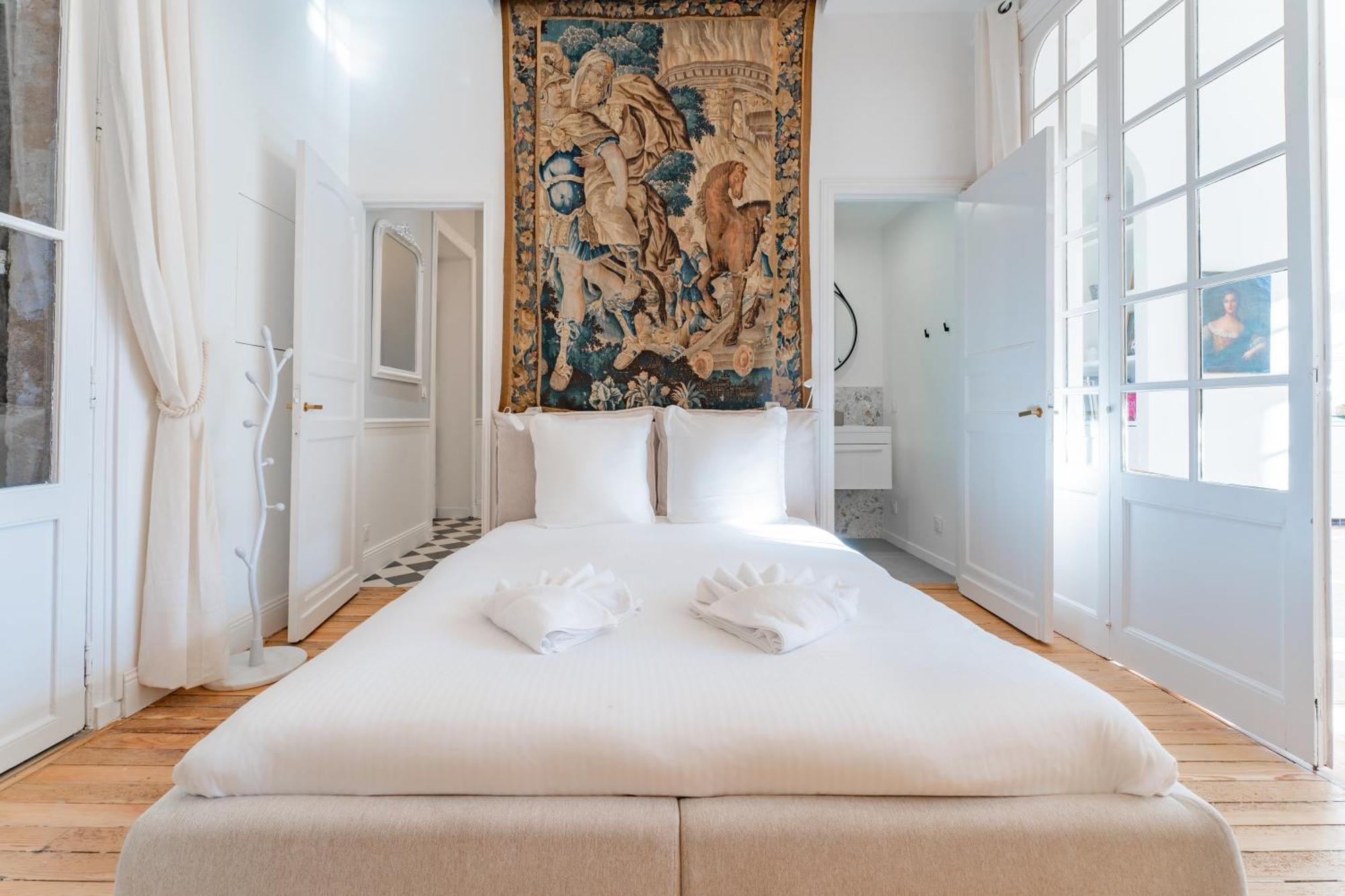 Apartment Elegant Place Du Parlement Pour 4 Personnes Bordeaux