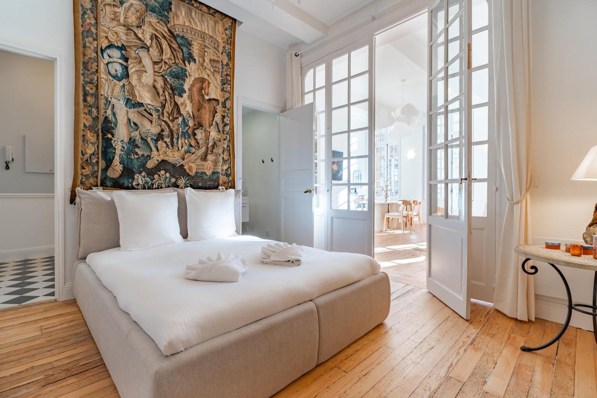 Apartment Elegant Place Du Parlement Pour 4 Personnes Bordeaux
