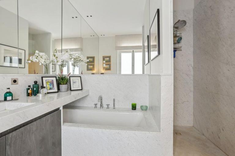 Prestige Chic Apartment Bordeaux