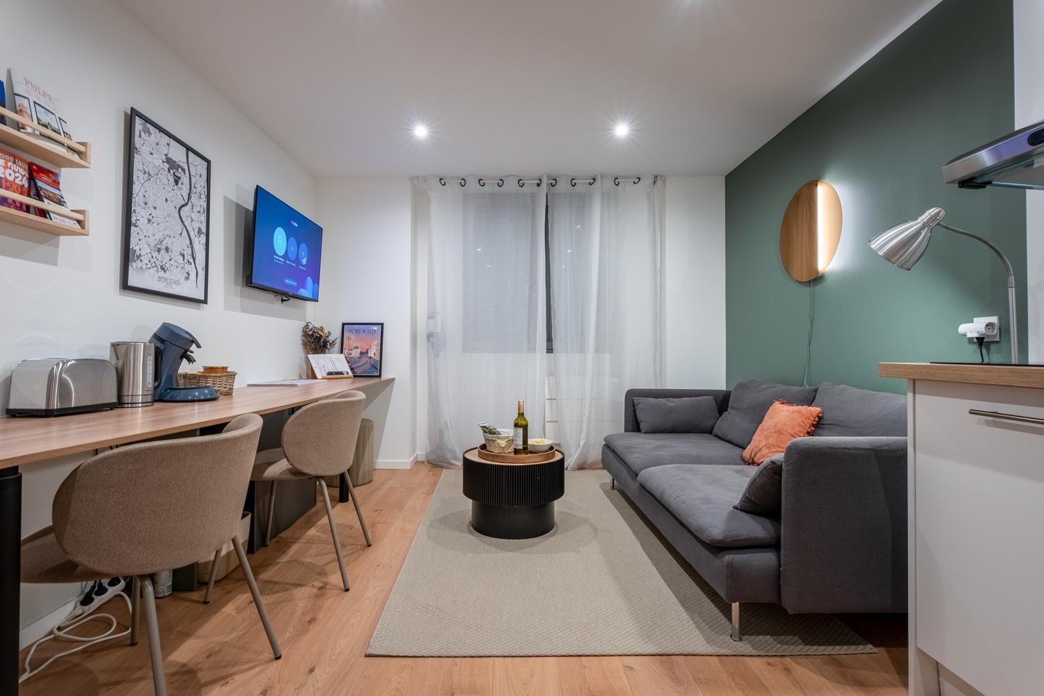 Apartment Cozy Jacuzzi Chartrons *