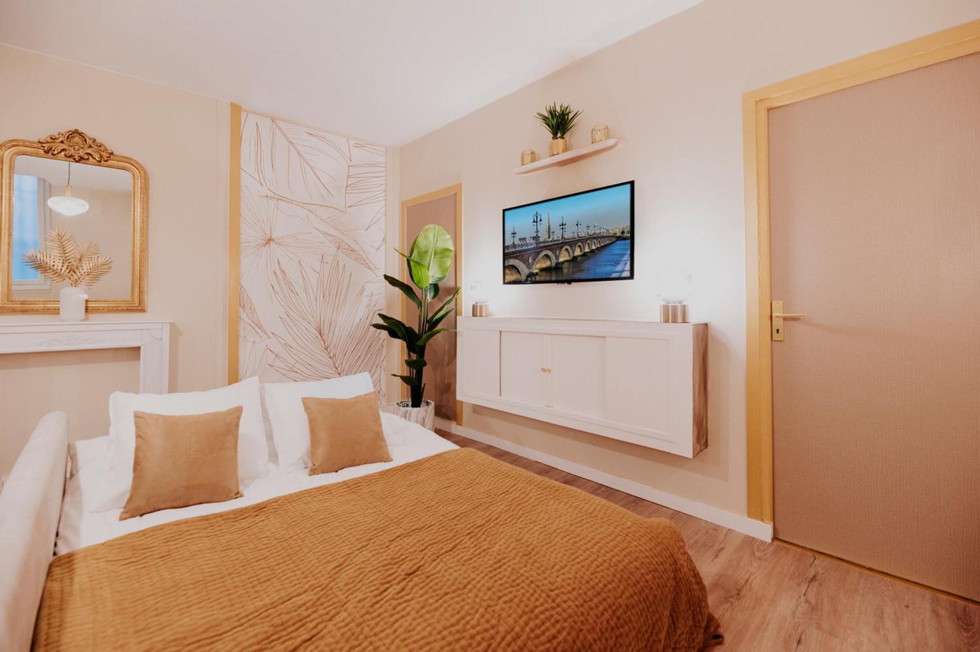 Free Parking - Self Checkin - Wifi - Balcony - Le Cheverus - Superbordeaux Apartment *