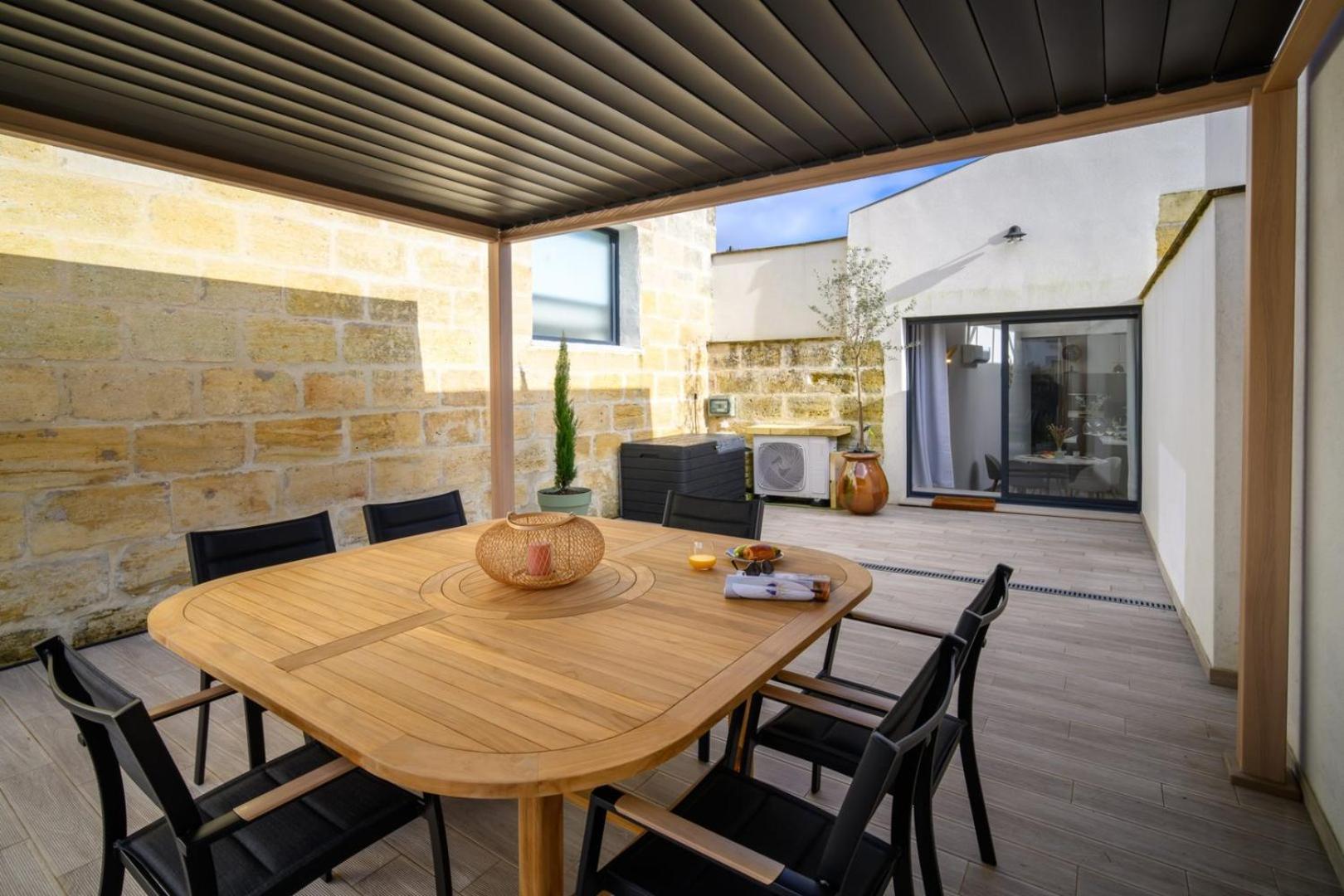 Apartment Le Loft ~ Garage ~ Centre-ville ~ Bien D'exception Bordeaux