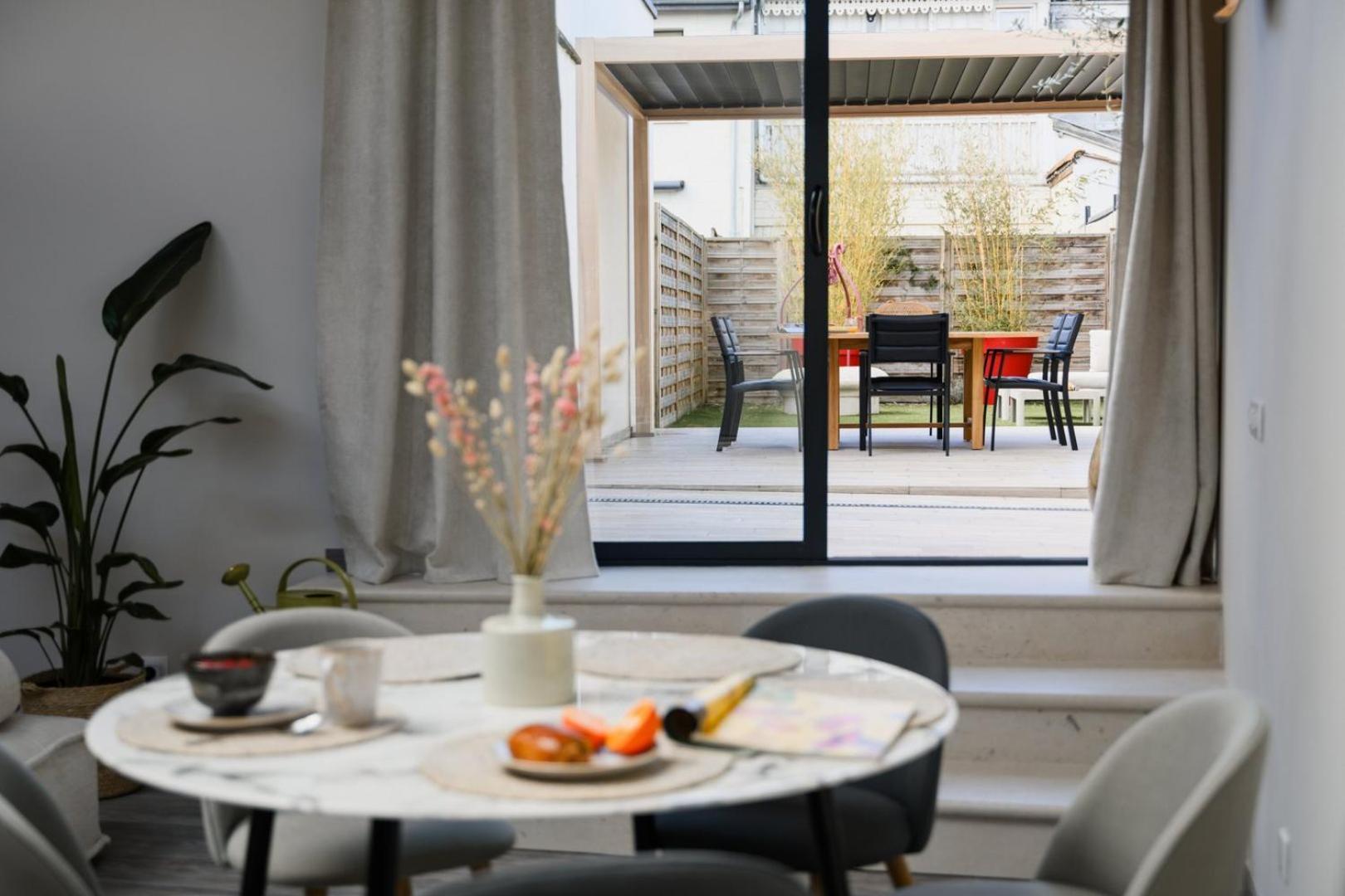 Le Loft ~ Garage ~ Centre-ville ~ Bien D'exception Apartment