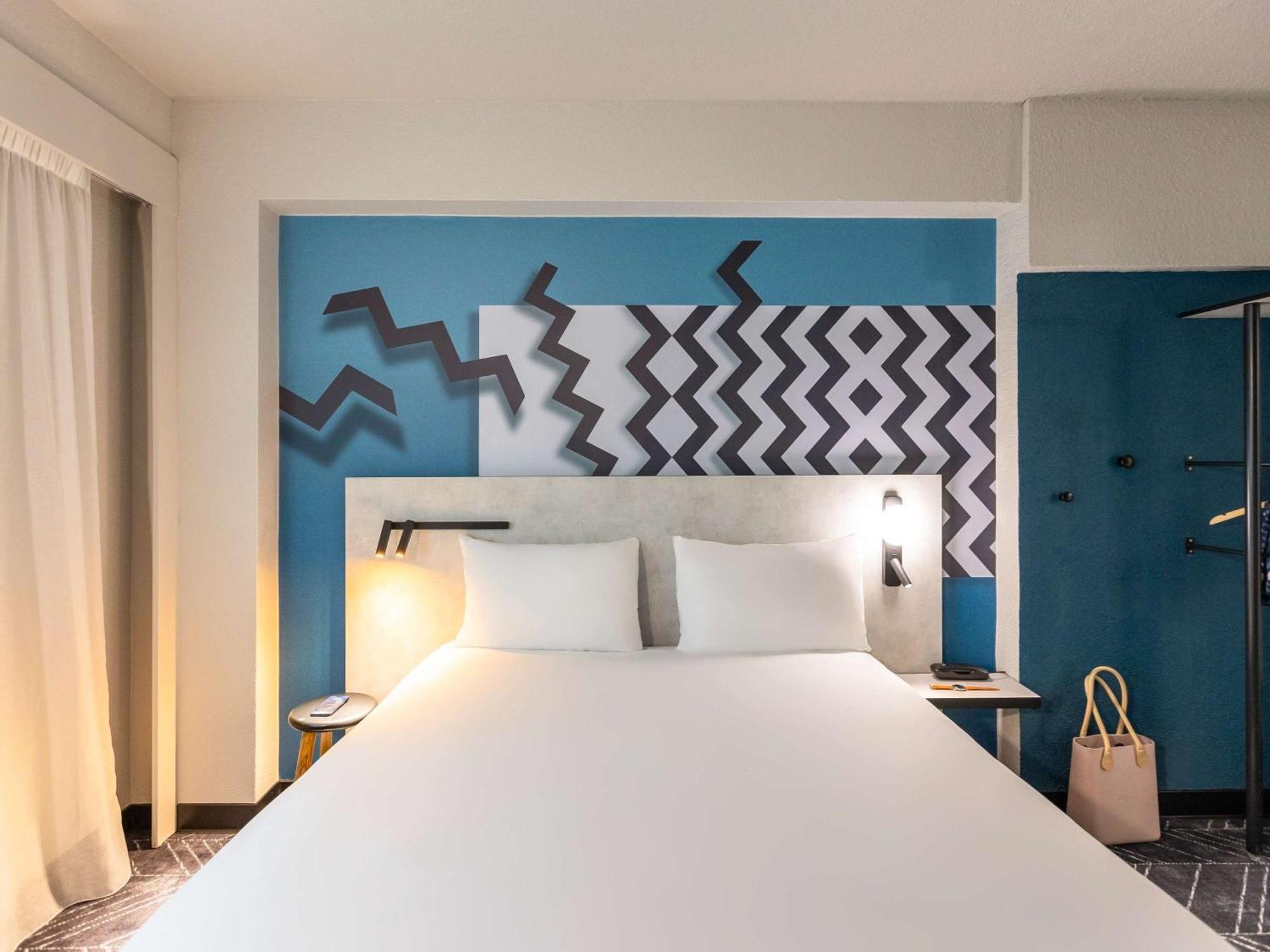 Hotel Ibis Styles Centre Meriadeck 3*