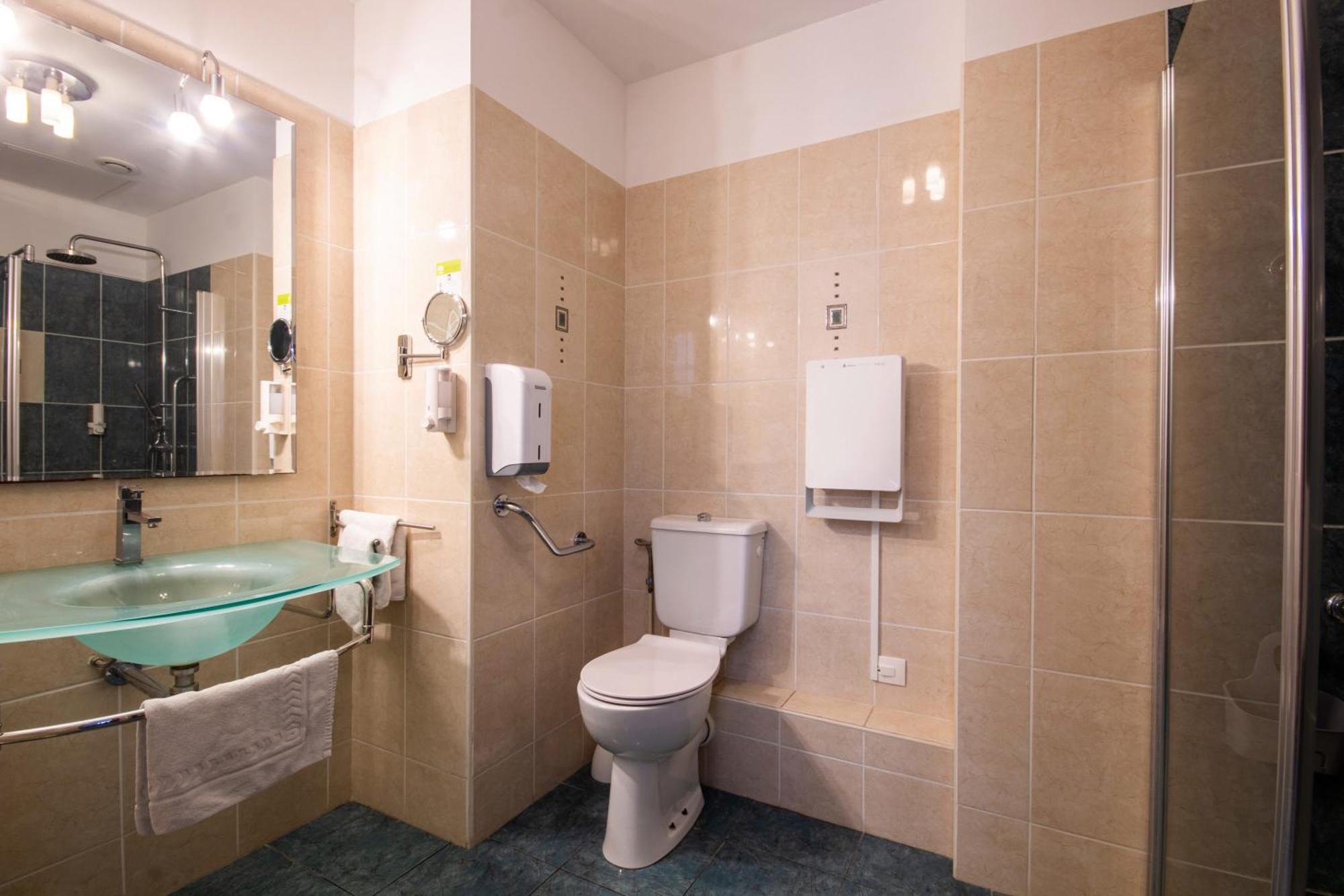 Notre Dame Hotel 3*