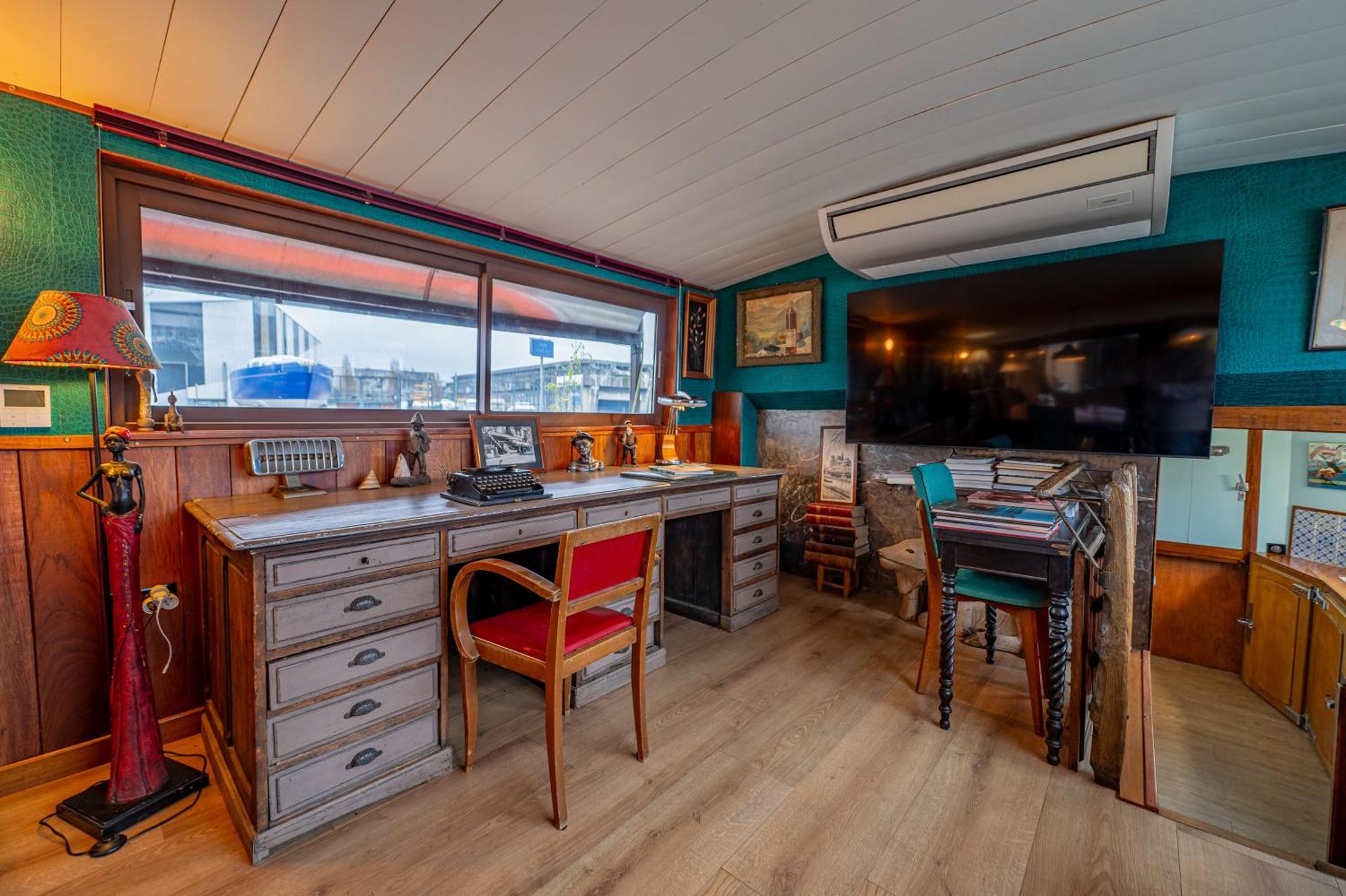 Superbe Peniche En Centre Botel Bordeaux