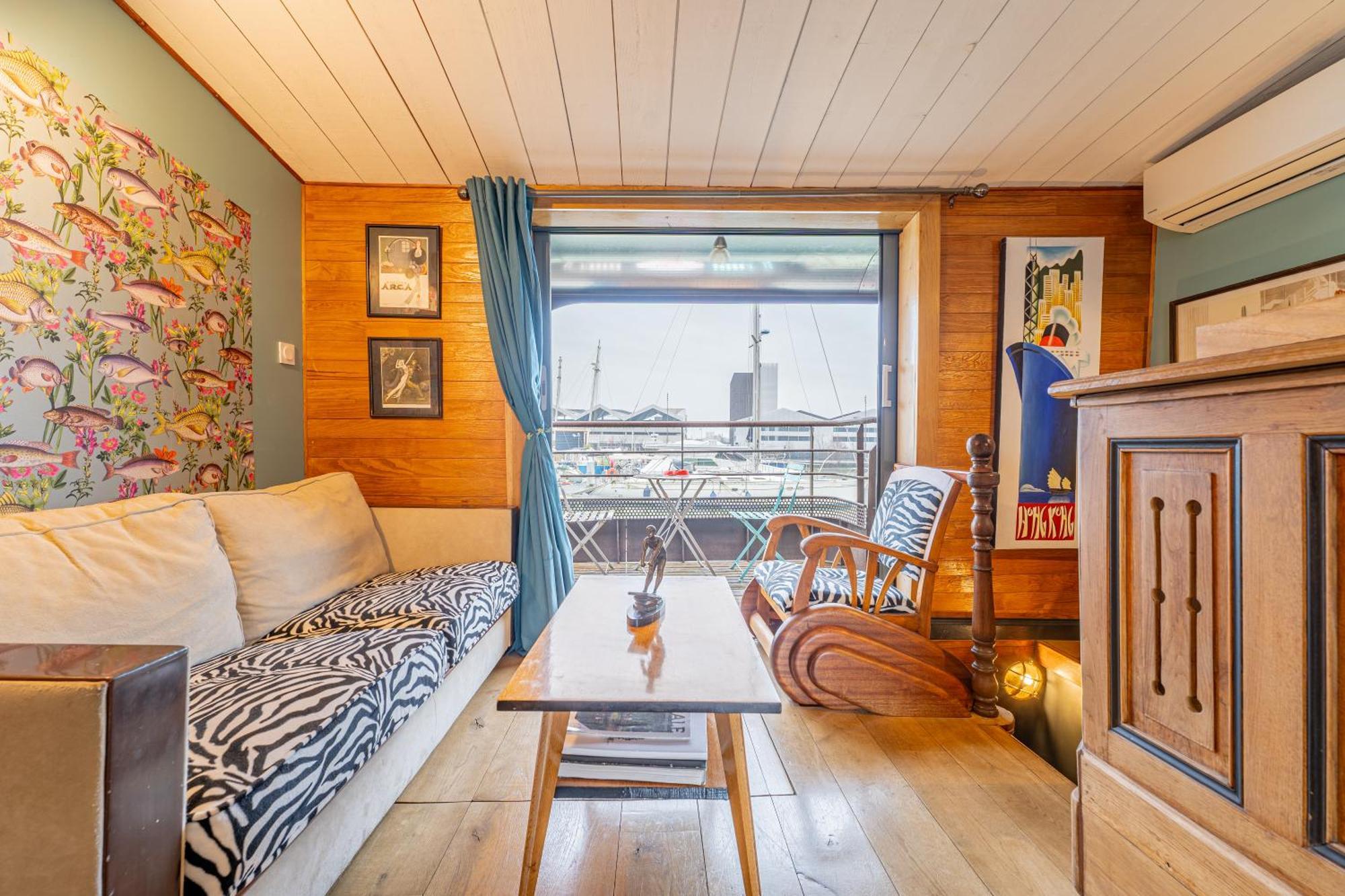 Superbe Peniche En Centre Botel