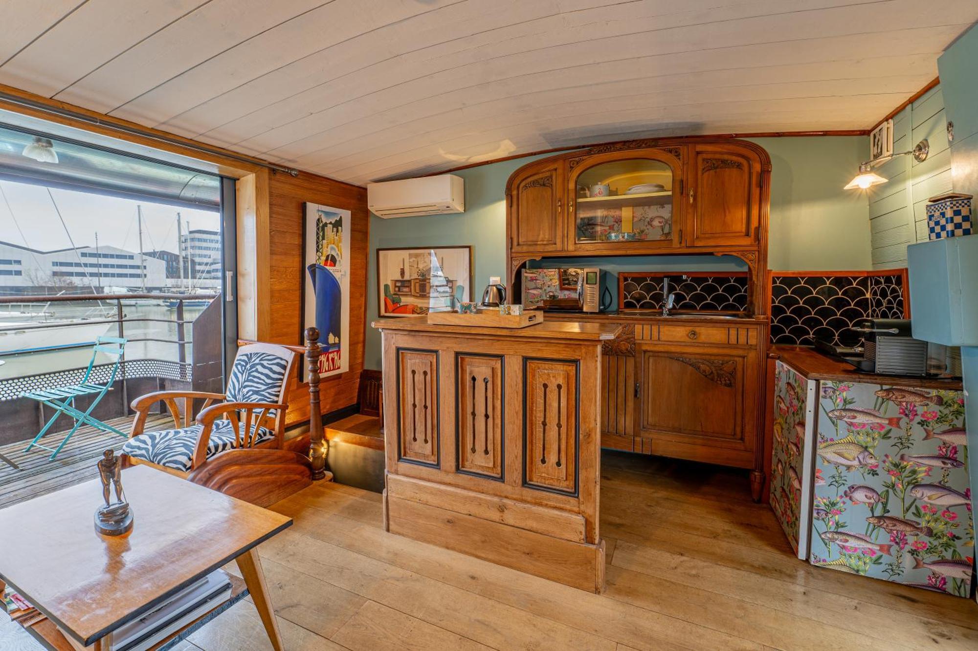 Superbe Peniche En Centre Botel Bordeaux