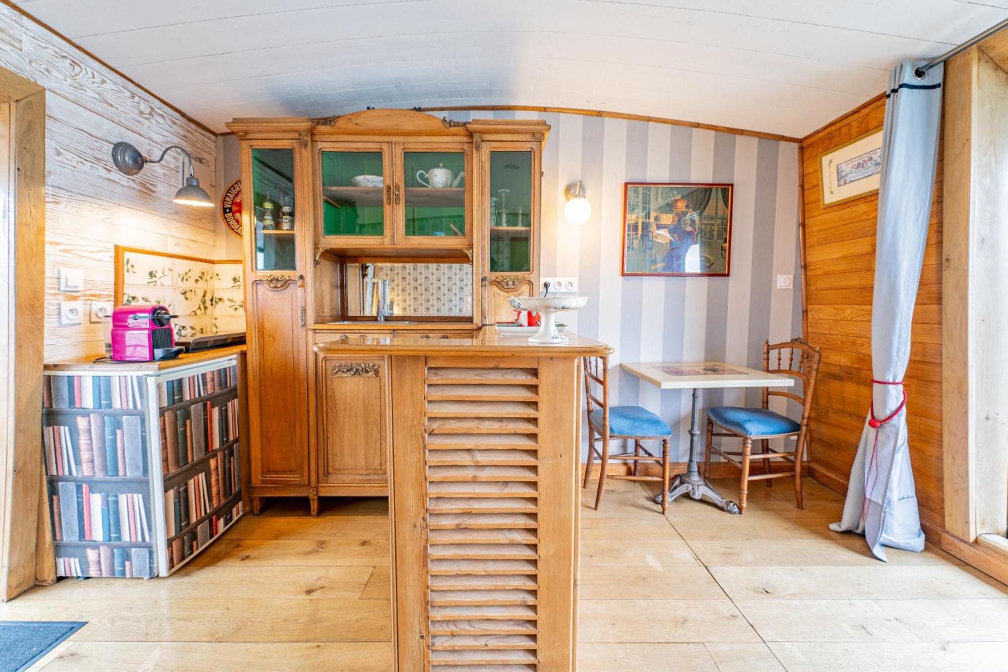 Botel Superbe Peniche En Centre 2*