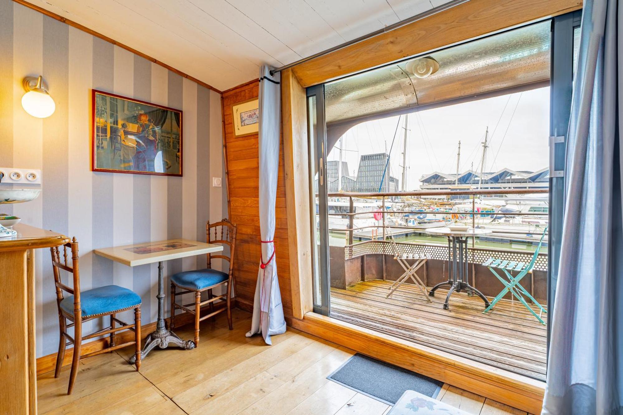 Superbe Peniche En Centre Botel