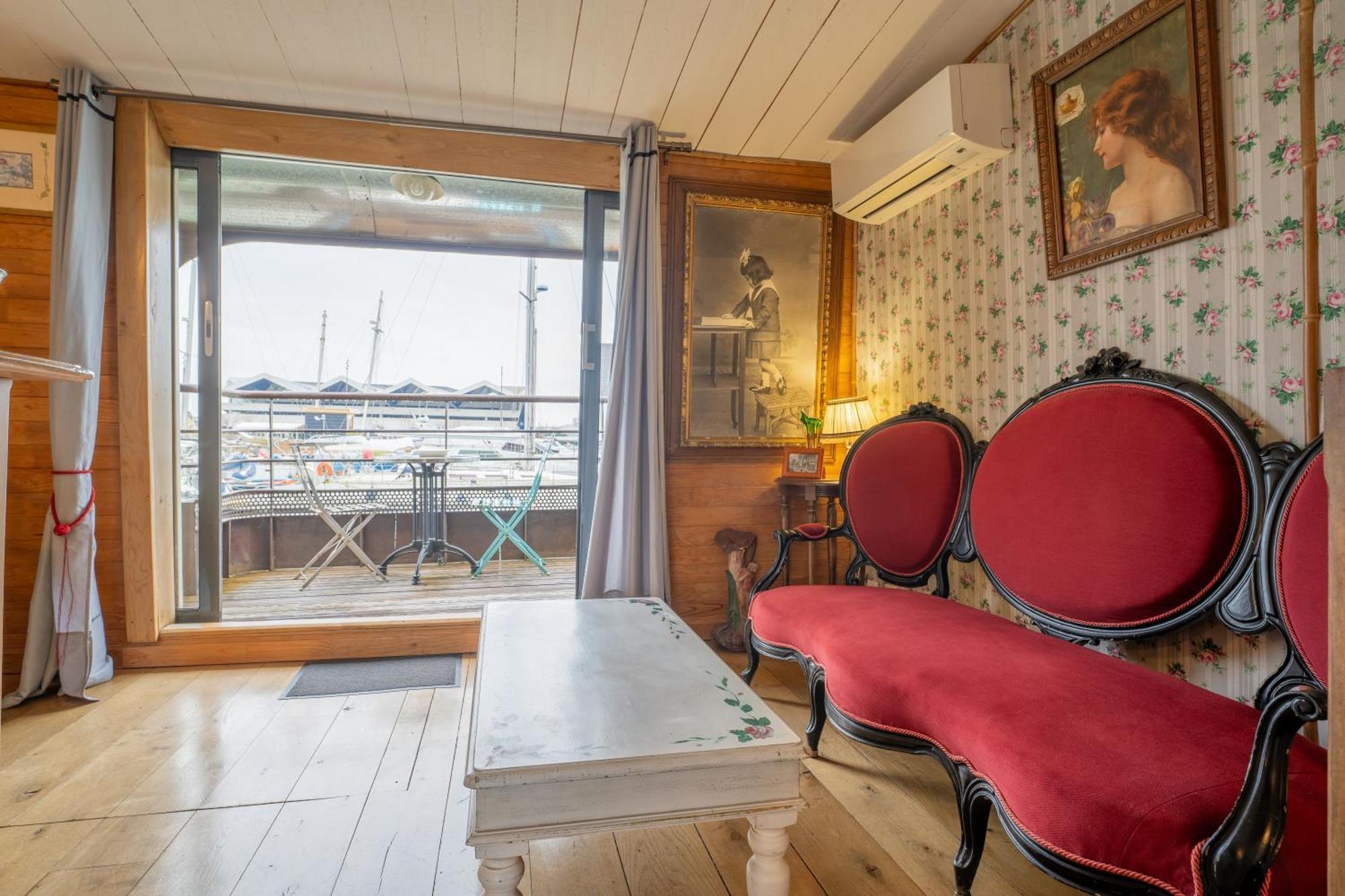 Superbe Peniche En Centre Botel 2*