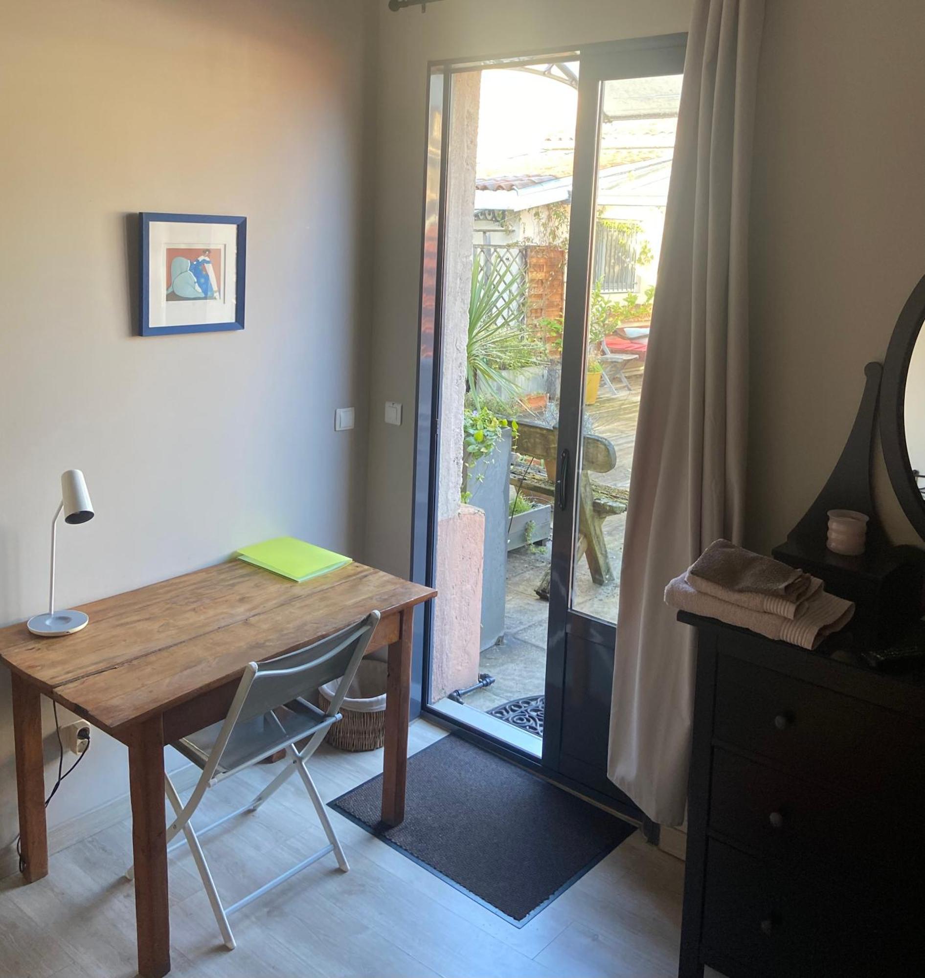 Calme , Proche Du Centre, Grande Terrasse, Petit Dejeuner Bed & Breakfast Bordeaux