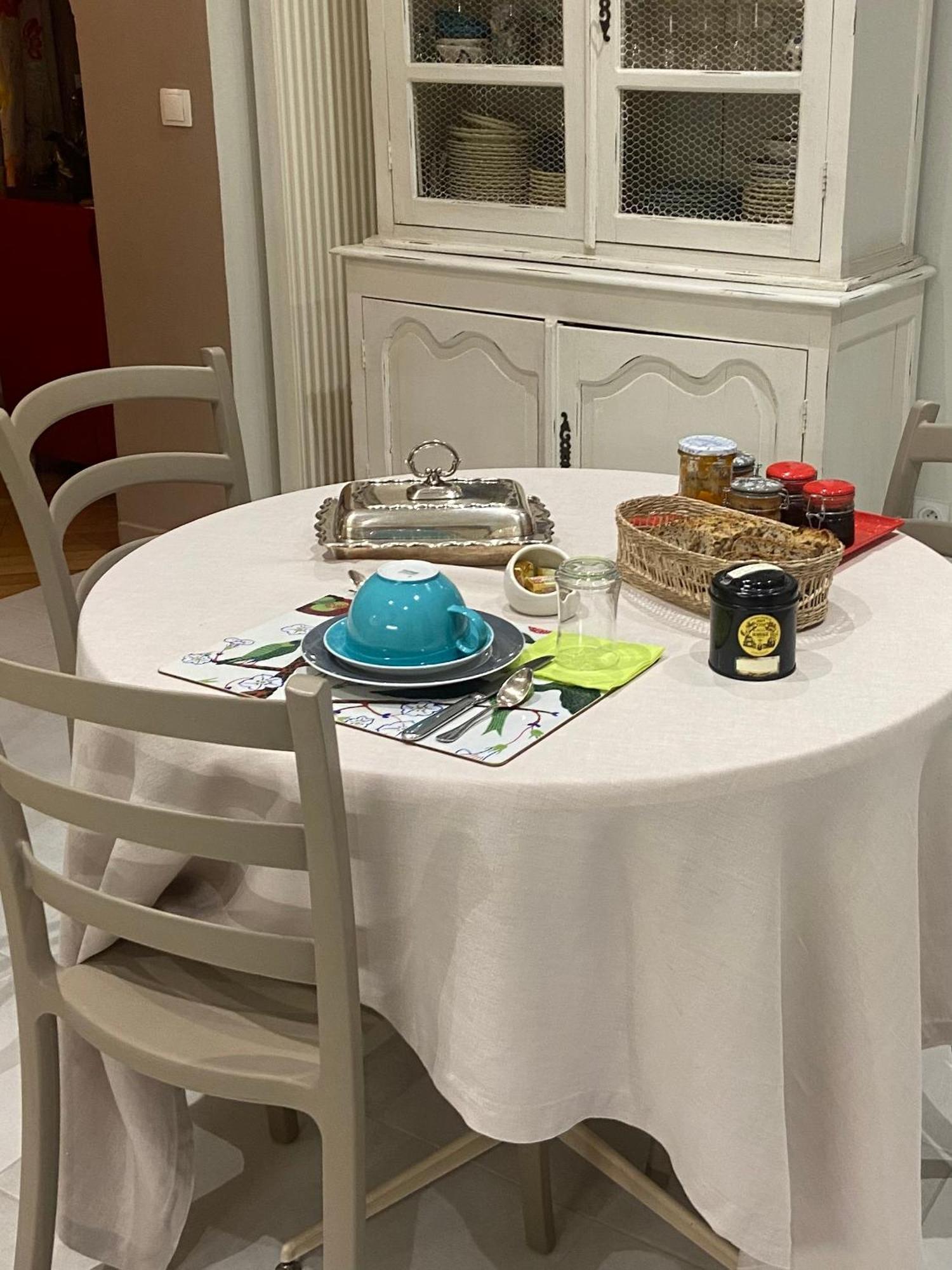Bed & Breakfast Calme , Proche Du Centre, Grande Terrasse, Petit Dejeuner Bordeaux