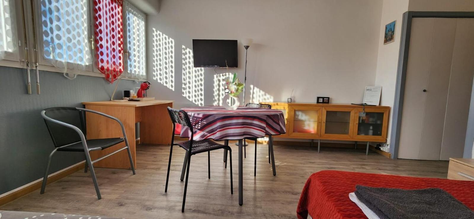 Apartment Locbordeaux-fr - Appt Proche Chu - Wifi *