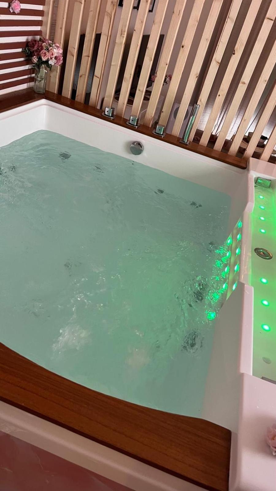 Apartment Apparemment Jacuzzi Balneo Centre De *