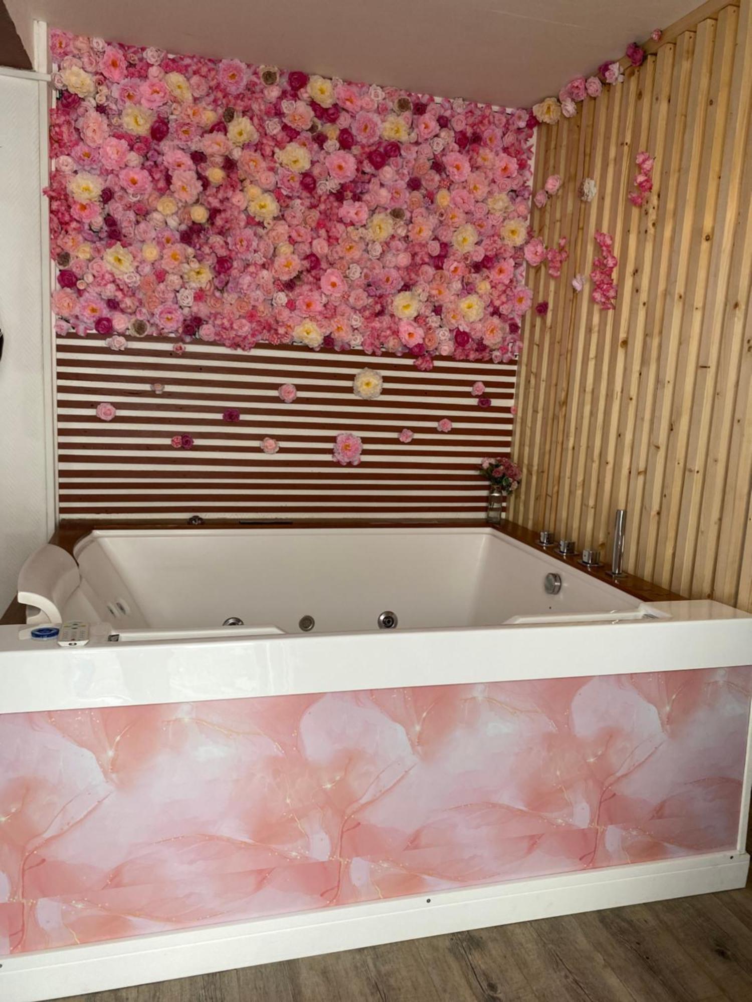 Apparemment Jacuzzi Balneo Centre De