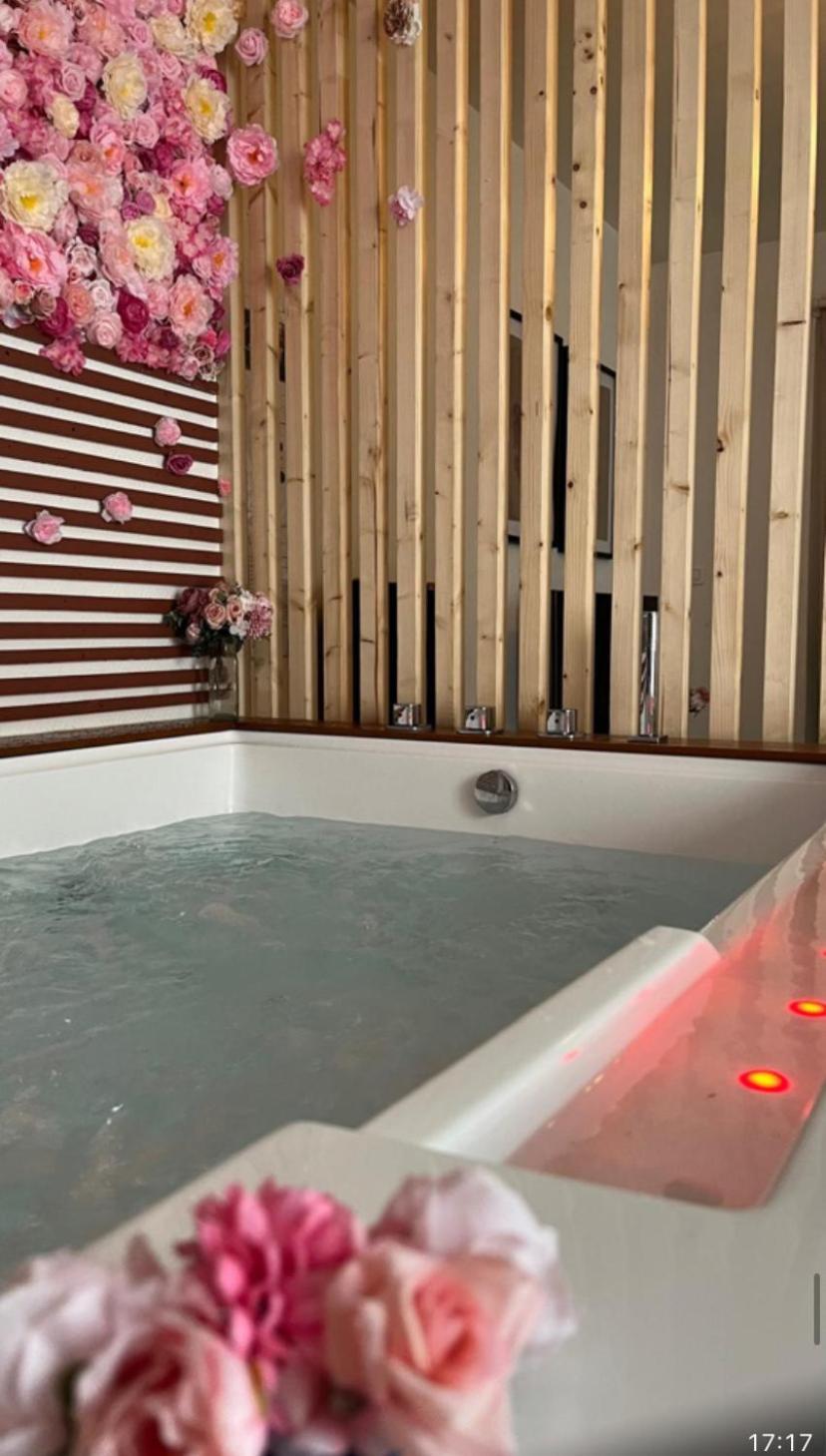 Apartment Apparemment Jacuzzi Balneo Centre De