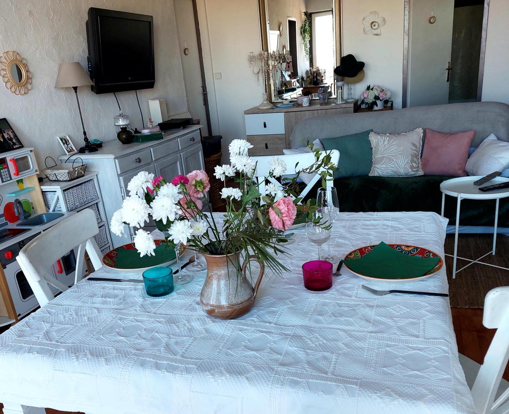 Chez L'habitante Avec Salle De Bain Et Cuisine Communes - Presence D'un Homestay Bordeaux