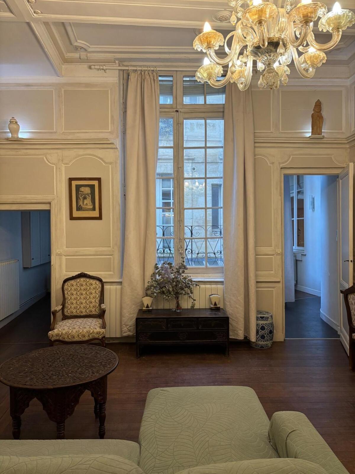 Apartment Bourgeois De 100m Carre Au Coeur De