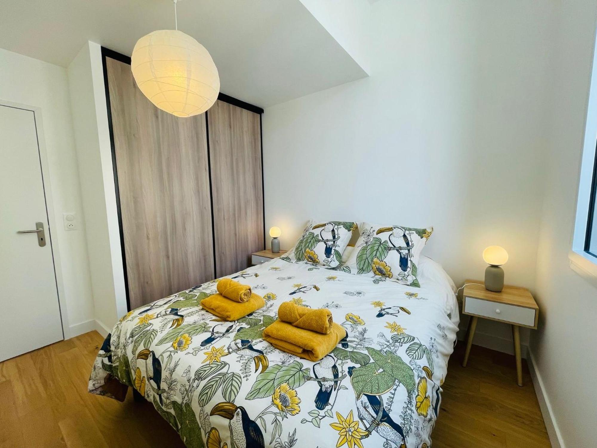 Apartment Splendide Duplex Saint-michel - Terrasse & Garage - 4,91 Sur 5 Avec 90 Avis