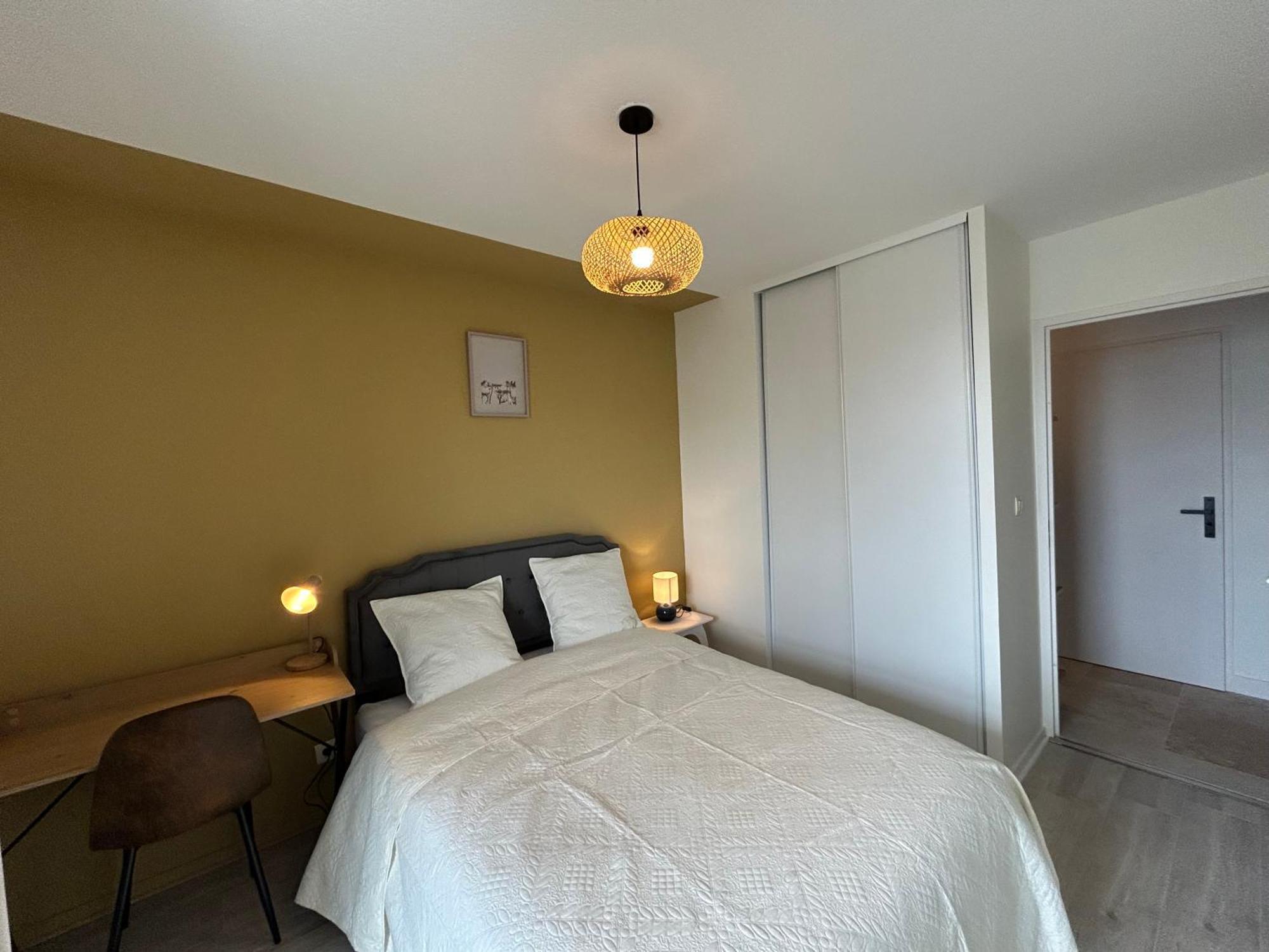 Large Bright T4, Tram, Parking Appartement