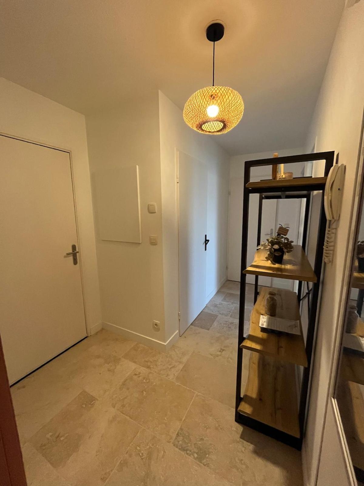Apartment Large Bright T4, Tram, Parking Bordeaux