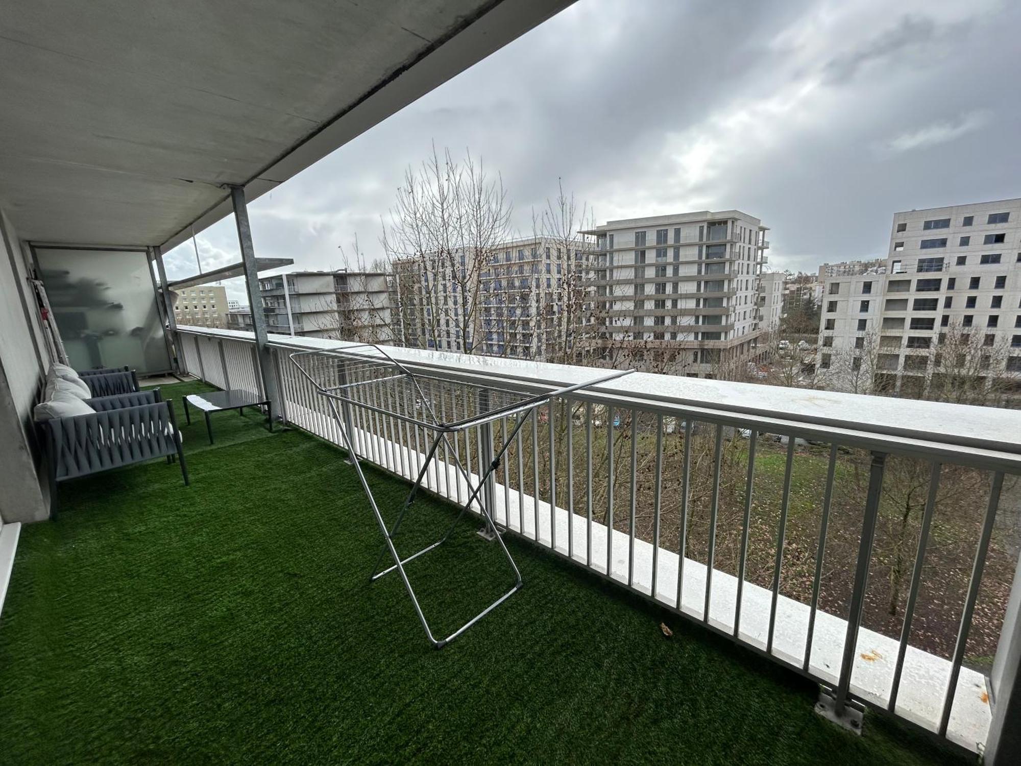 Large Bright T4, Tram, Parking Appartement Bordeaux