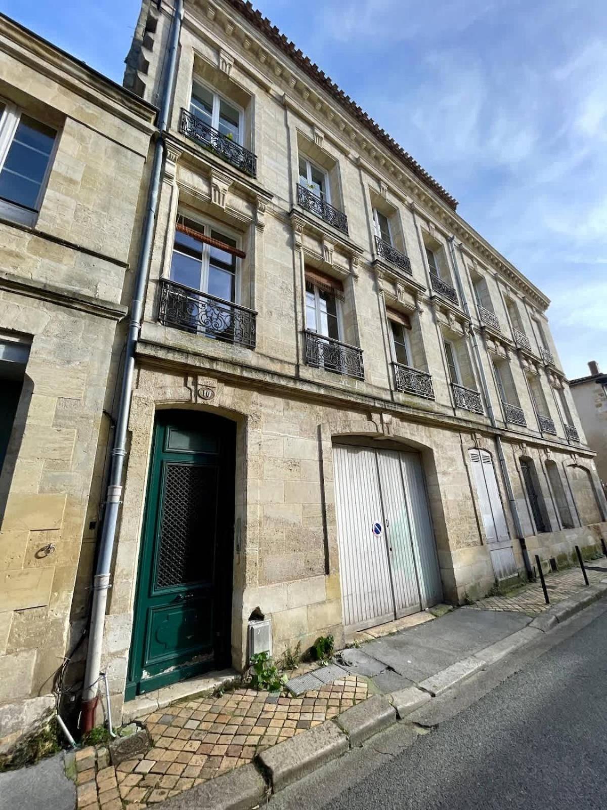Apartment Appt Xviii Centre Historique Rue Du Cloitre *